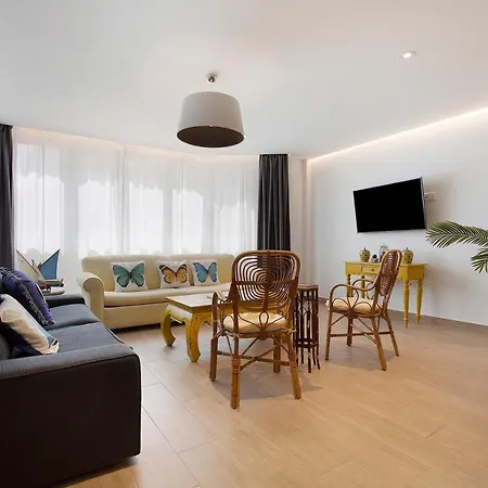 Falco 1 Apartment